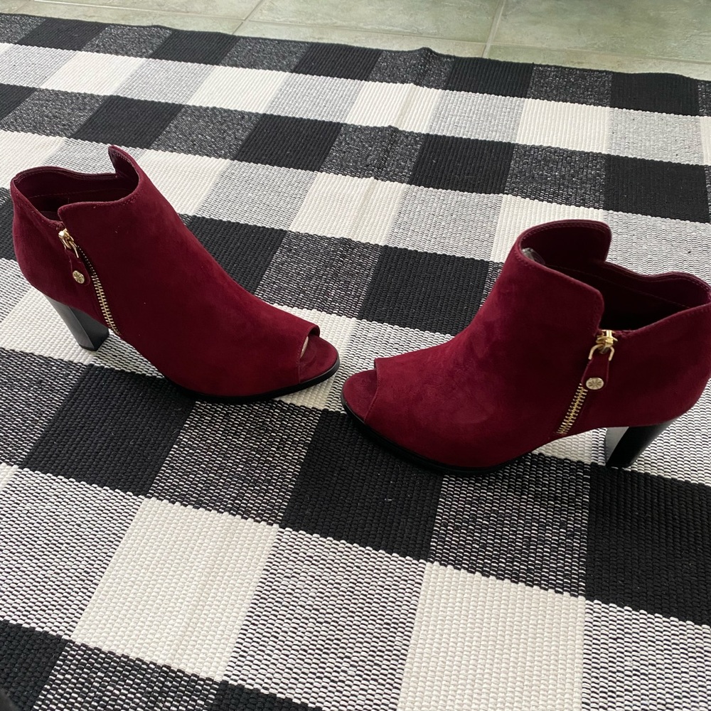 Isaac Mizrahi Open Toe and Side Zip Boot - Picture 9 of 11